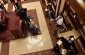 El equipo de Yahad con un testigo durante una entrevista dentro de una sinagoga. © Cristian Monterroso /Yahad-In Unum